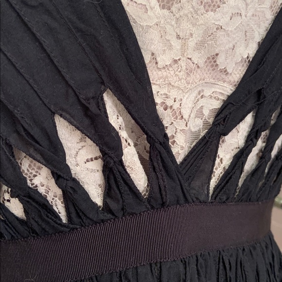 Ellie Tahari lingerie inspired dress - Picture 3 of 11